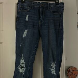 Hollister jeans: 3s
In good condition